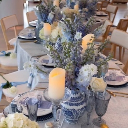 TABLE-DECOR-WITH-BLUES